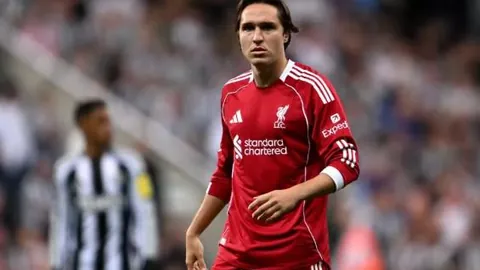 利物浦欲签赫伊森遇疑，中卫转会或成先决条件