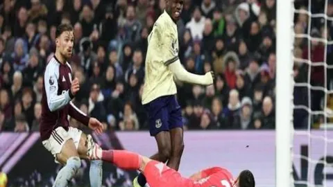 苏亚雷斯面临职业生涯最大挑战：11次替补席经历